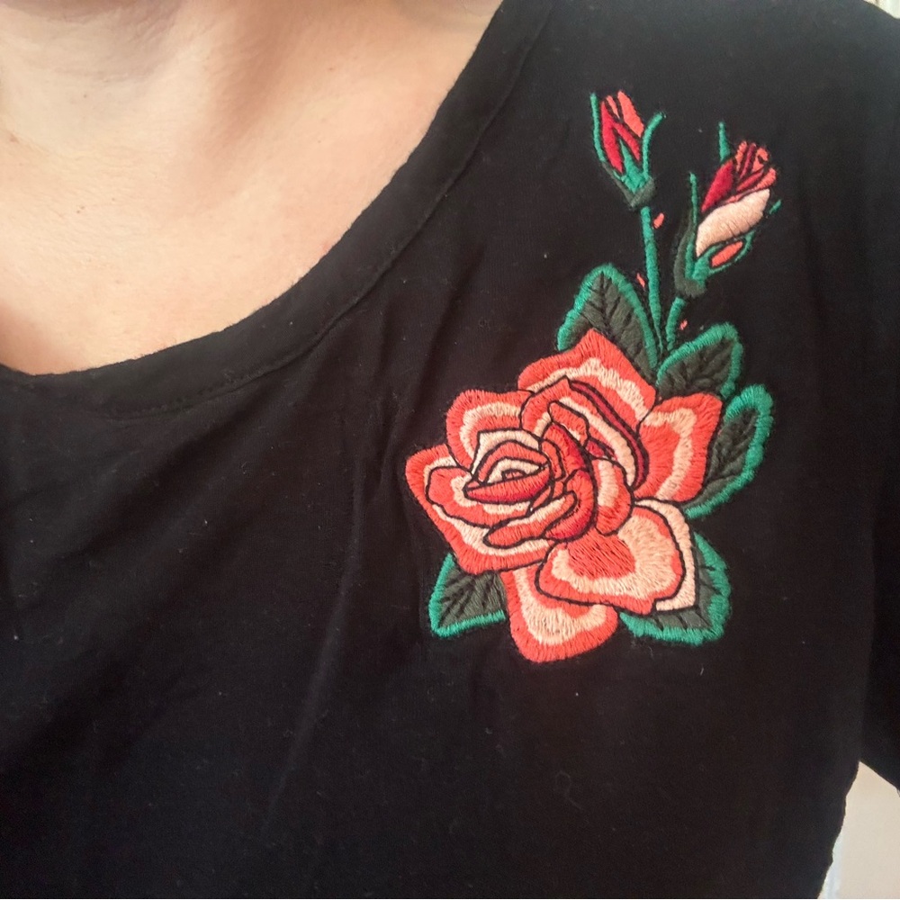 Atmosphere Black Tee with Red Floral Embroidery